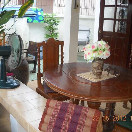 Srikrung Guesthouse Phra Nakhon Si Ayutthaya Exteriör bild