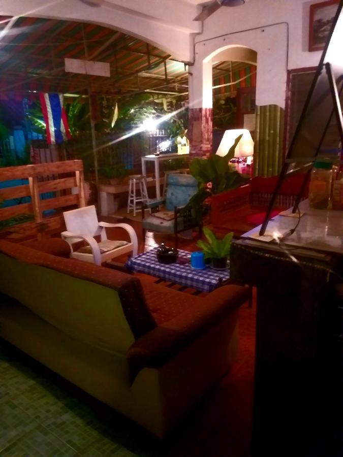 Srikrung Guesthouse Phra Nakhon Si Ayutthaya Exteriör bild