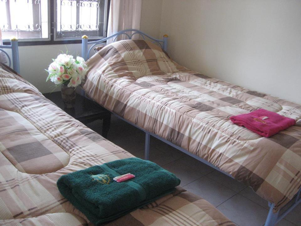 Srikrung Guesthouse Phra Nakhon Si Ayutthaya Exteriör bild