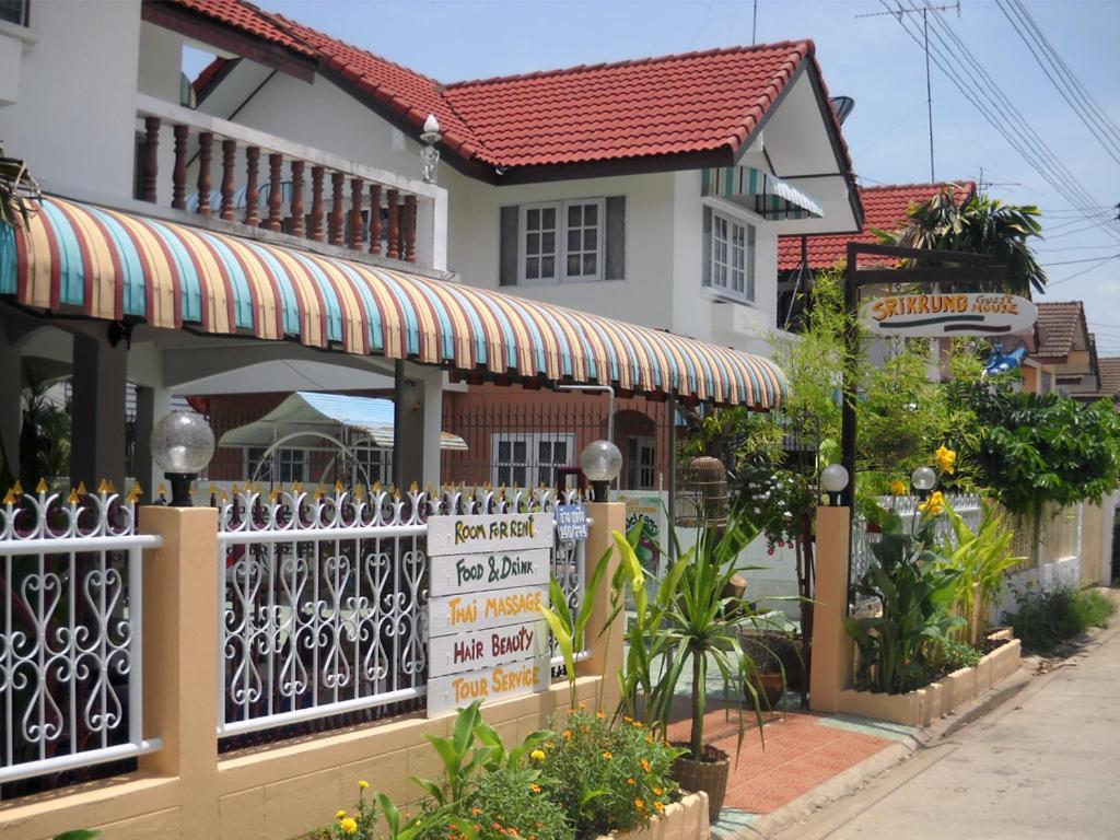 Srikrung Guesthouse Phra Nakhon Si Ayutthaya Exteriör bild