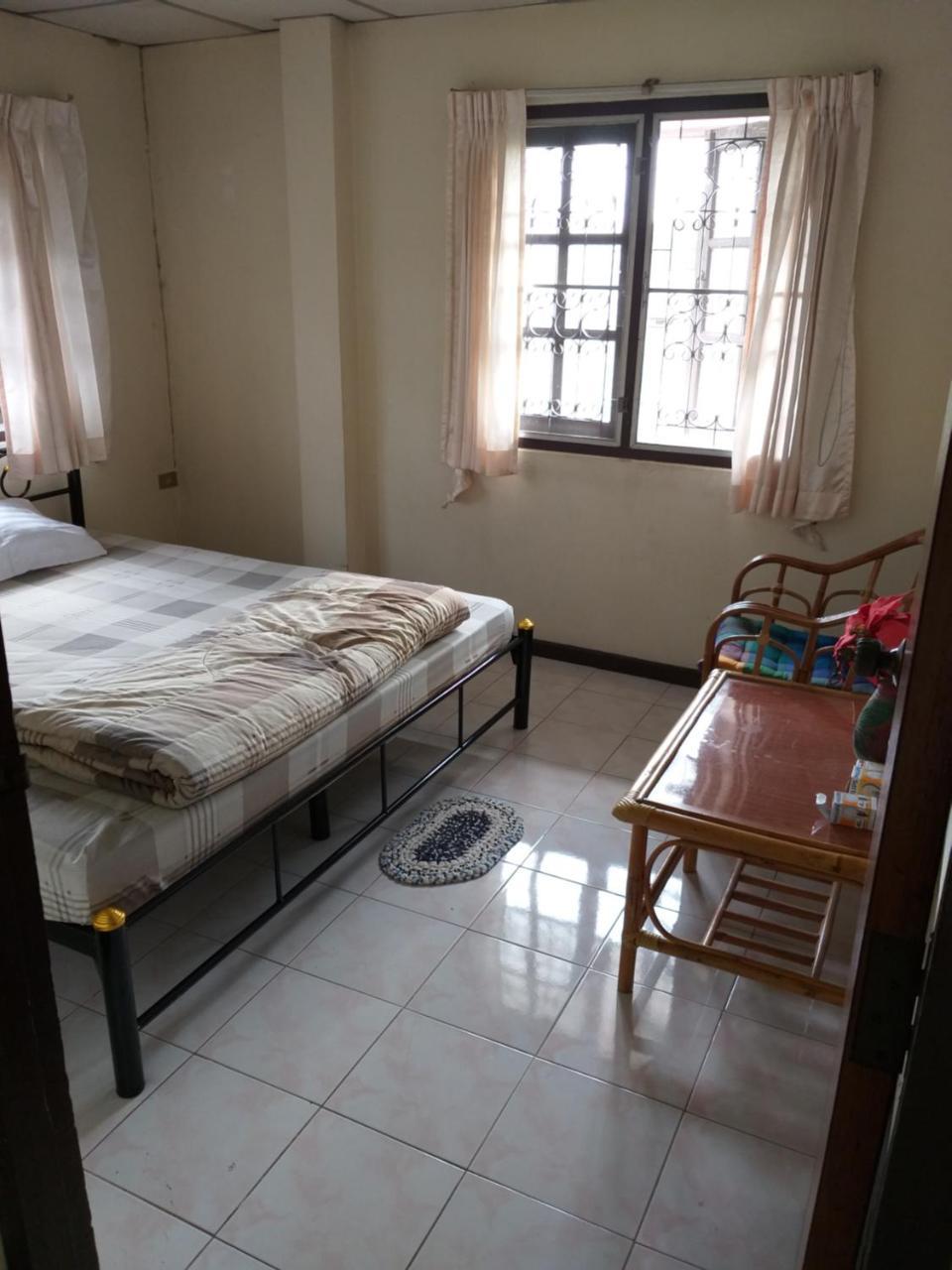 Srikrung Guesthouse Phra Nakhon Si Ayutthaya Exteriör bild
