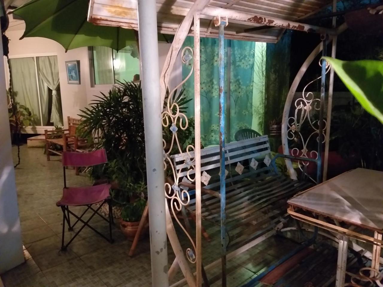 Srikrung Guesthouse Phra Nakhon Si Ayutthaya Exteriör bild
