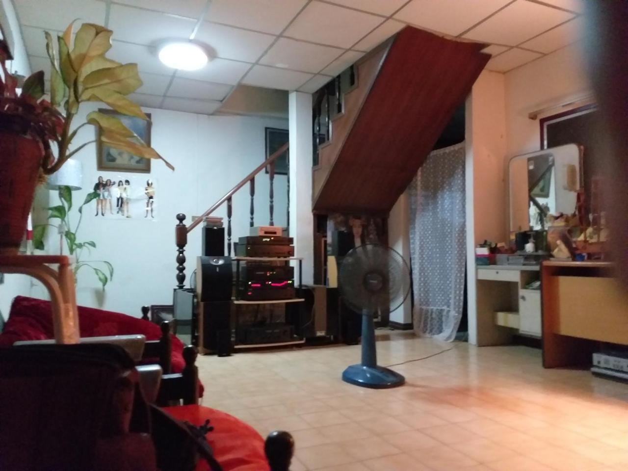 Srikrung Guesthouse Phra Nakhon Si Ayutthaya Exteriör bild