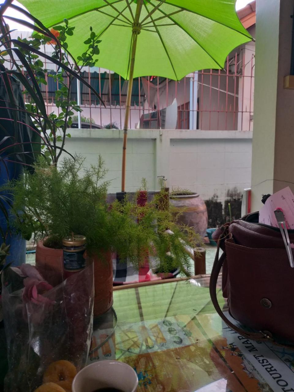 Srikrung Guesthouse Phra Nakhon Si Ayutthaya Exteriör bild