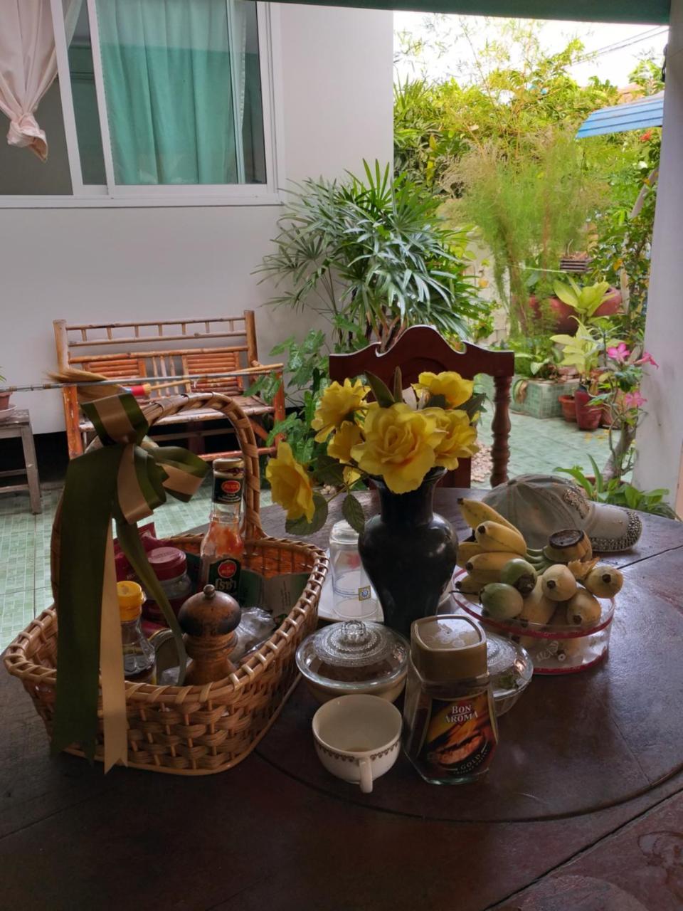 Srikrung Guesthouse Phra Nakhon Si Ayutthaya Exteriör bild
